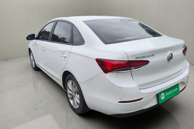 别克 英朗 2021款 改款 典范 1.5L 自动精英型车身外观5