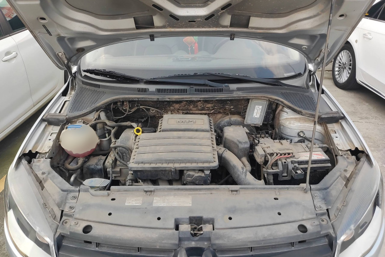 大众 捷达 2013款 1.6L 手动时尚型机舱底盘24