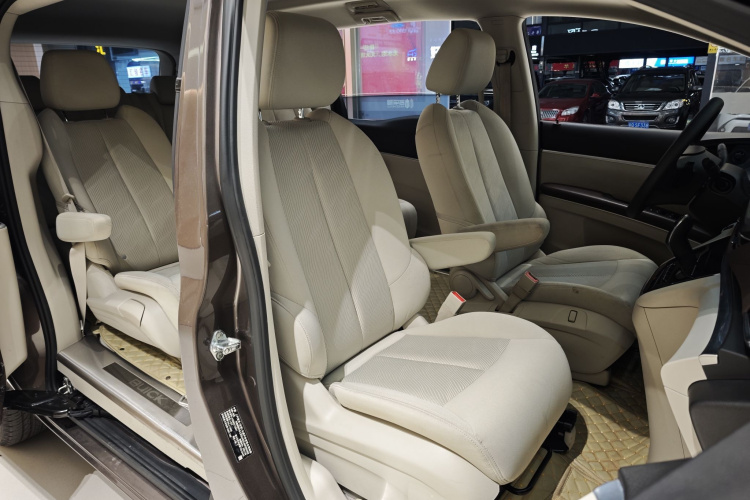 别克GL8 2021款 陆上公务舱 652T 舒适型局部细节41