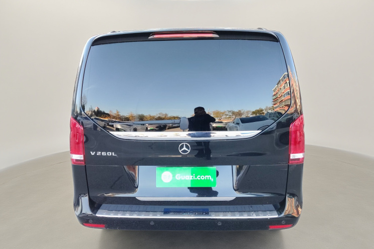 奔驰V级 2021款 V 260 L 长轴距尊贵版车身外观6