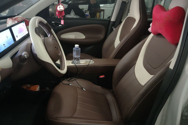 五菱汽车 五菱缤果 2025款 333km 灵犀互联款中控内饰19