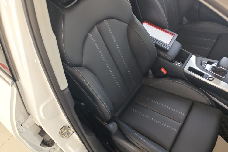 奥迪A4L 2024款 40 TFSI 时尚动感型局部细节41