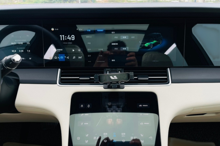 理想汽车 理想ONE 2021款 增程6座版中控内饰7013