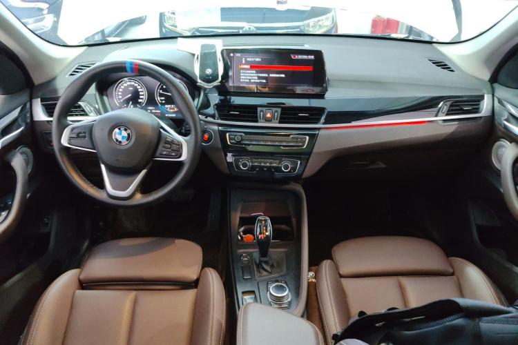 宝马X1 2021款 改款 sDrive20Li 时尚型中控内饰12