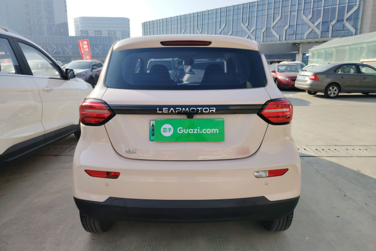 零跑汽车 零跑T03 2022款 琥珀版车身外观6