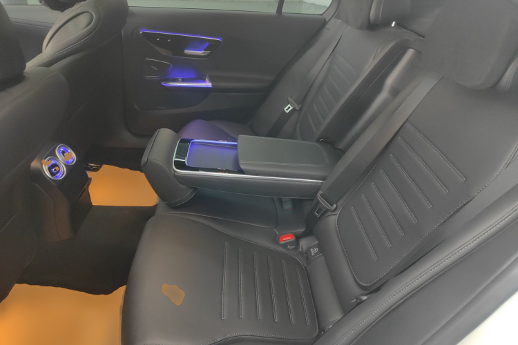 奔驰C级 2025款 C 260 L 运动版中控内饰21