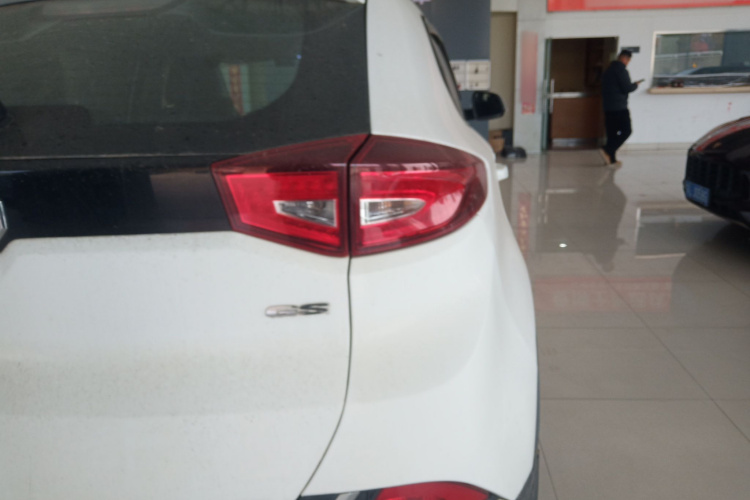 名爵 锐腾 2016款 1.5TGI TST豪华版车身外观9