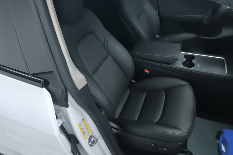 特斯拉 Model Y 2021款 长续航全轮驱动版局部细节41