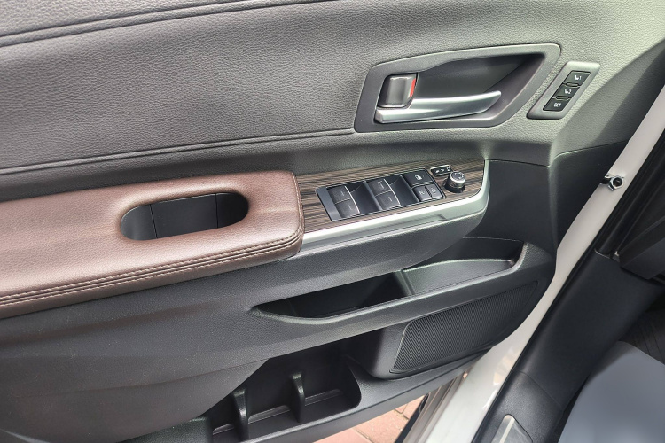 丰田 赛那SIENNA 2021款 2.5L混动 铂金版局部细节16