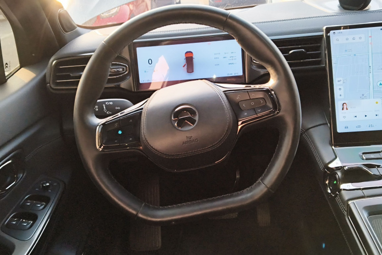 蔚来ES8 2020款 450KM 六座版中控内饰13