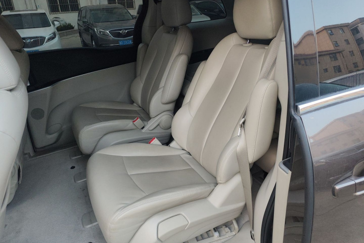 别克GL8 2021款 陆上公务舱 652T 舒适型中控内饰21