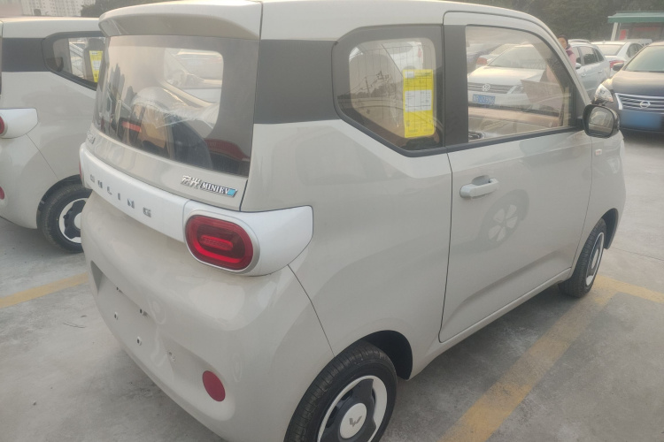 五菱汽车 宏光MINIEV 2024款 第三代 215km 青春版车身外观7