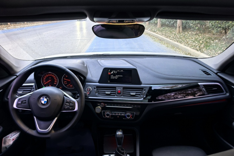 宝马1系 2017款 118i 运动型中控内饰7003