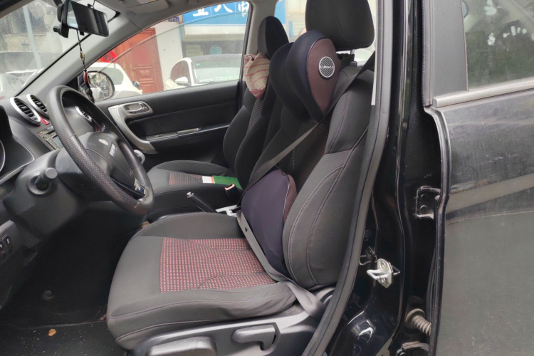 哈弗H6 2014款 升级版 2.0T 柴油 手动两驱都市型中控内饰19