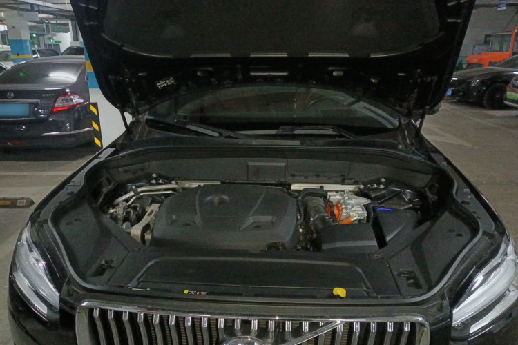 沃尔沃XC90新能源 2021款 E驱混动 T8 智尊豪华版 7座机舱底盘24