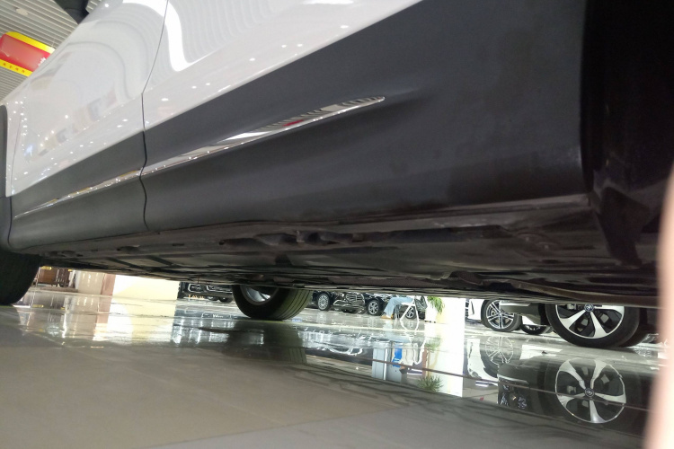 奔驰GLB 2021款 GLB 200 动感型局部细节9002