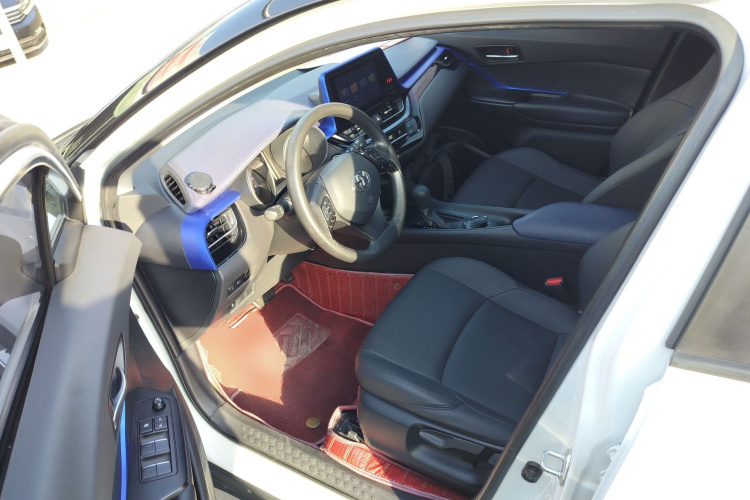 丰田C-HR 2022款 2.0L 舒适版中控内饰7003