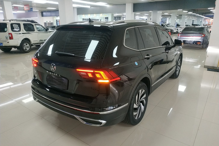 大众 途观L 2024款 300TSI 自动两驱智享版车身外观6005