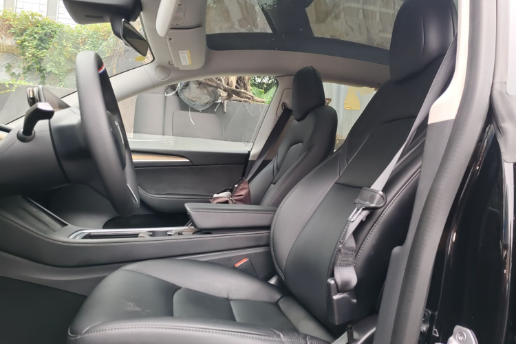 特斯拉 Model Y 2022款 后轮驱动版中控内饰19