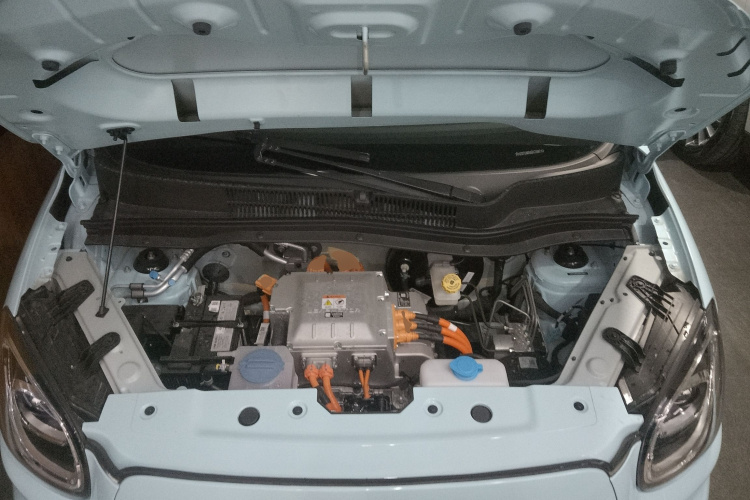 零跑汽车 零跑T03 2025款 403舒享版机舱底盘24