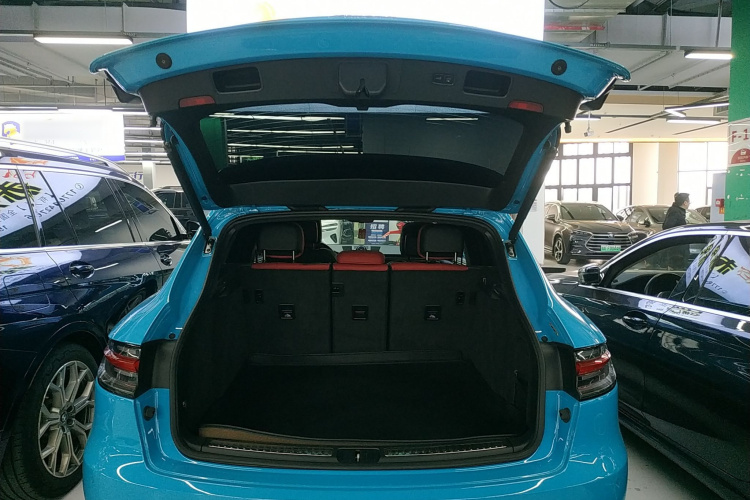 保时捷 2021款 Macan 2.0T机舱底盘23