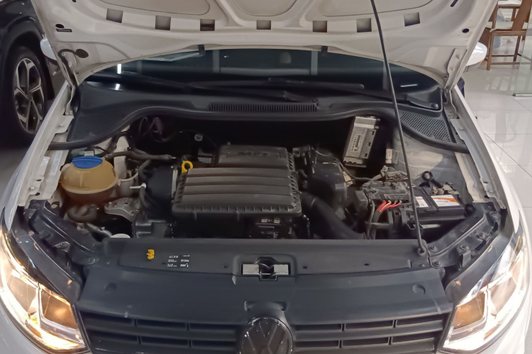 大众 Polo 2018款 1.5L 自动安享型机舱底盘24