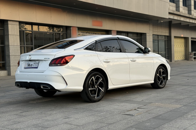 名爵 MG5 2021款 300TGI DCT青奢豪享版车身外观6004