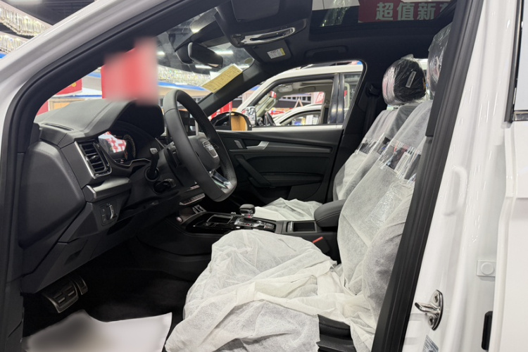 奥迪Q5L 2024款 40 TFSI 豪华动感型中控内饰7004