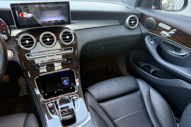 奔驰GLC 2019款 改款 GLC 260 L 4MATIC 豪华型中控内饰7003