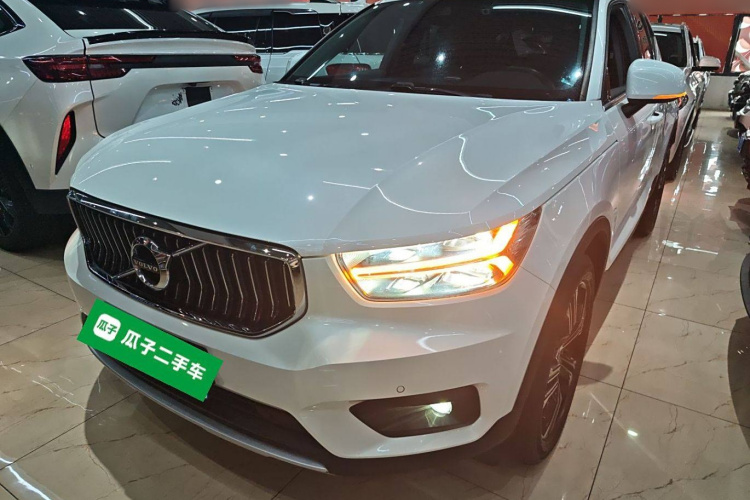 沃尔沃XC40 2020款 T4 四驱智远豪华版车身外观1