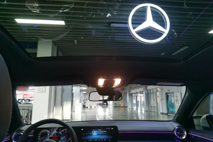 奔驰A级 2022款 改款三 A 200 L 运动轿车时尚型中控内饰22