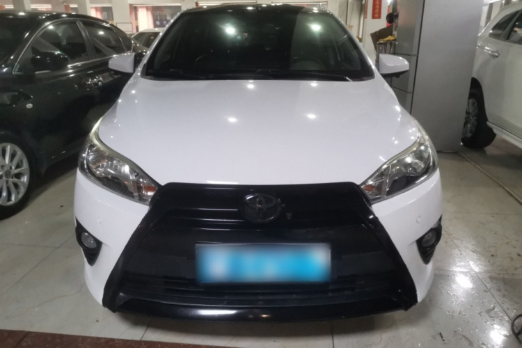 丰田 YARiS L 致炫 2015款 1.5E 自动魅动版车身外观2