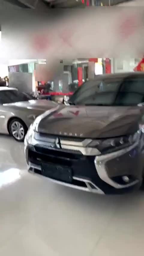 三菱 欧蓝德 2020款 2.4L 四驱致享版 7座讲解2