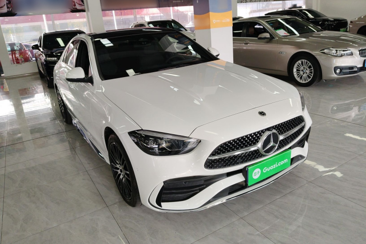 奔驰C级 2023款 改款 C 260 L 运动版车身外观3