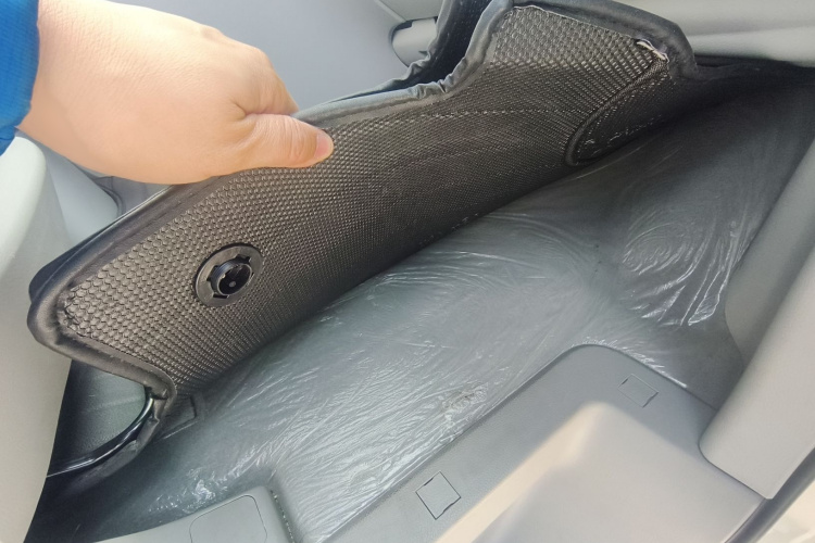 江汽集团 瑞风M5 2017款 2.0T 汽油双离合商务版局部细节9006