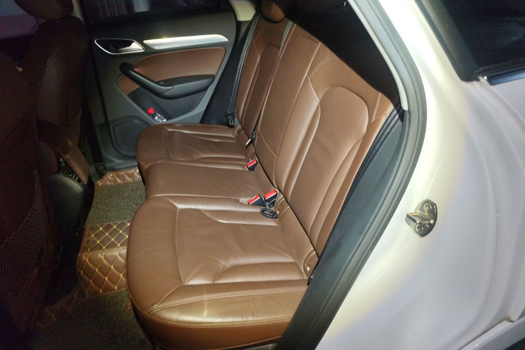 奥迪Q3 2017款 30 TFSI 风尚型中控内饰21