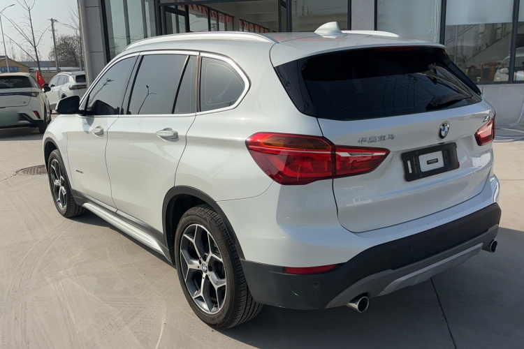 宝马X1 2016款 xDrive20Li 豪华型车身外观6005