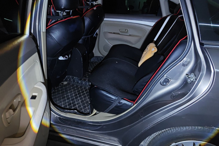 日产 轩逸 2012款 经典 1.6XE 手动舒适版中控内饰21