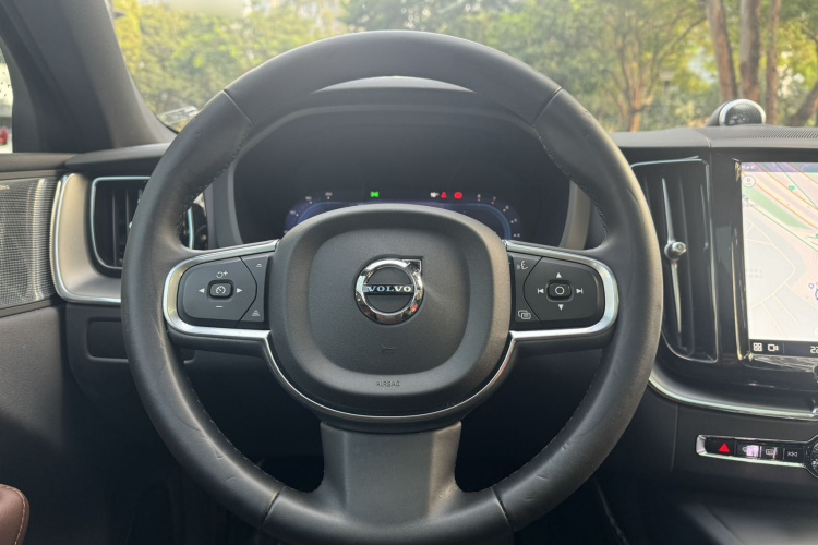 沃尔沃XC60 2024款 B5 四驱智逸豪华版中控内饰7002