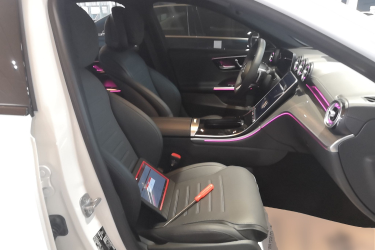 奔驰C级 2025款 C 260 L 皓夜运动版局部细节41