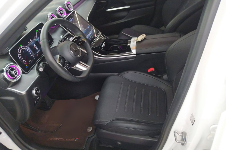 奔驰C级 2023款 C 200 L 运动版局部细节19