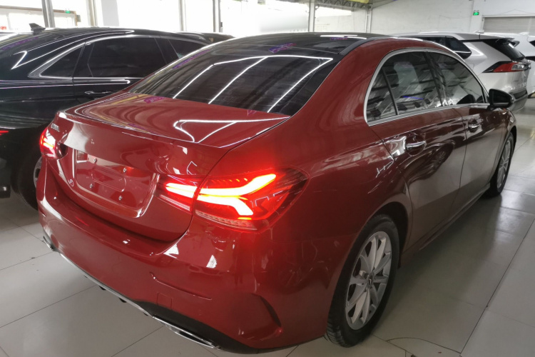 奔驰A级 2021款 A 200 L 运动轿车时尚型车身外观6005