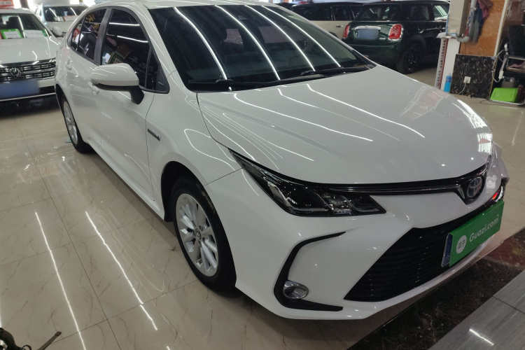 丰田 卡罗拉 2021款 双擎 1.8L E-CVT精英版车身外观3