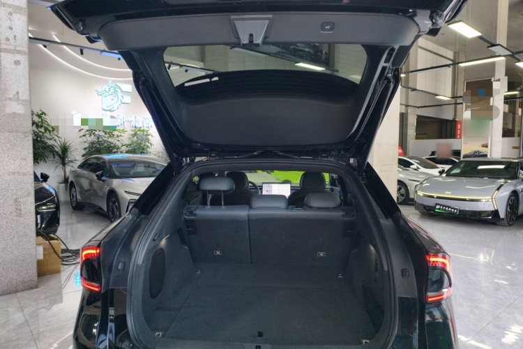 小鹏G7 2025款 702 超长续航 Max机舱底盘23