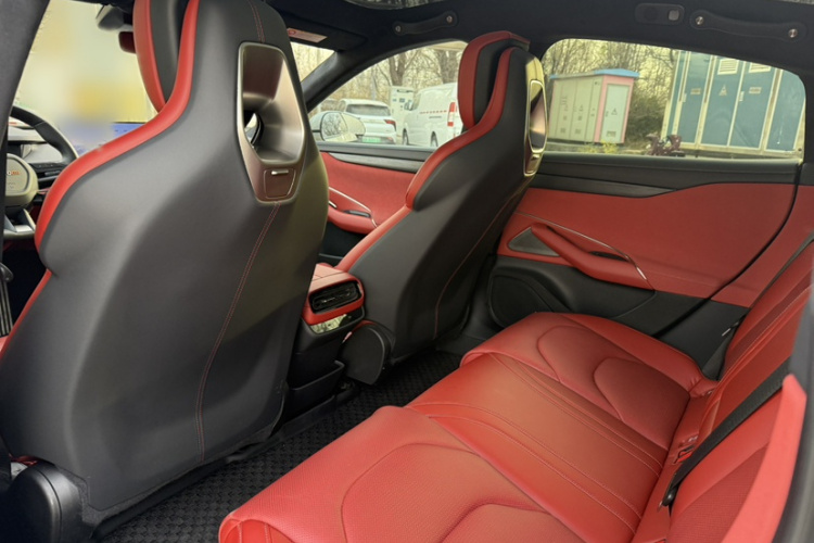 小米汽车 小米SU7 2024款 四驱超长续航高阶智驾Max版中控内饰7008