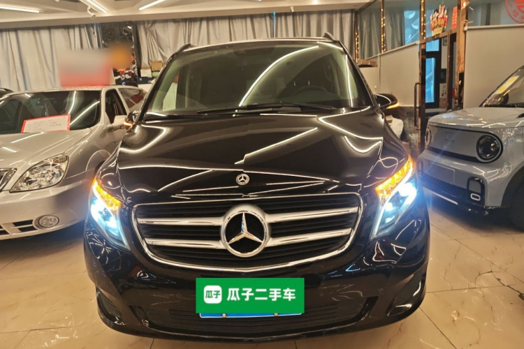 奔驰V级 2018款 V 260 领航版 国V车身外观2