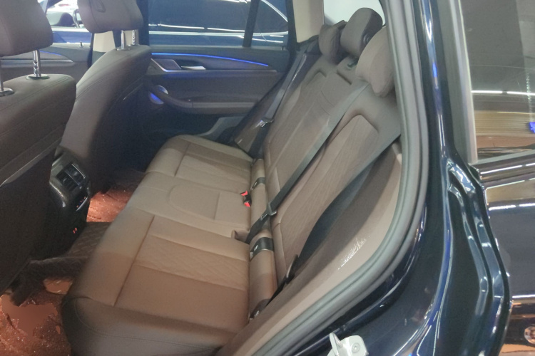 宝马X3 2023款 改款 xDrive30i 领先型 M曜夜套装中控内饰21