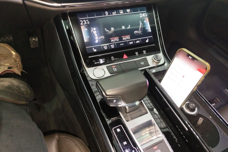 奥迪A8 2018款 A8L 55 TFSI quattro投放版精英型局部细节18