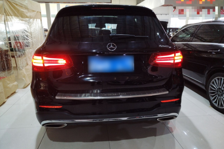 奔驰GLC 2017款 GLC 300 4MATIC 动感型车身外观6