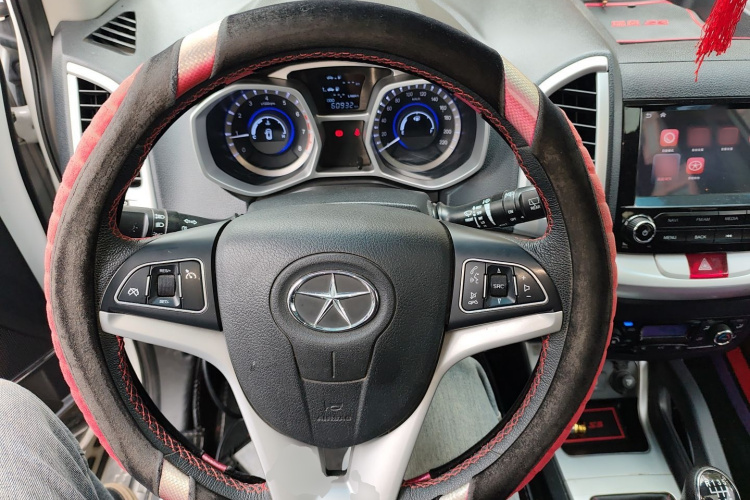 江汽集团 瑞风S3 2016款 1.5L 手动豪华智能型中控内饰13